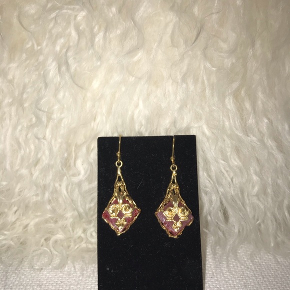 Red golden earrings - Picture 2 of 3